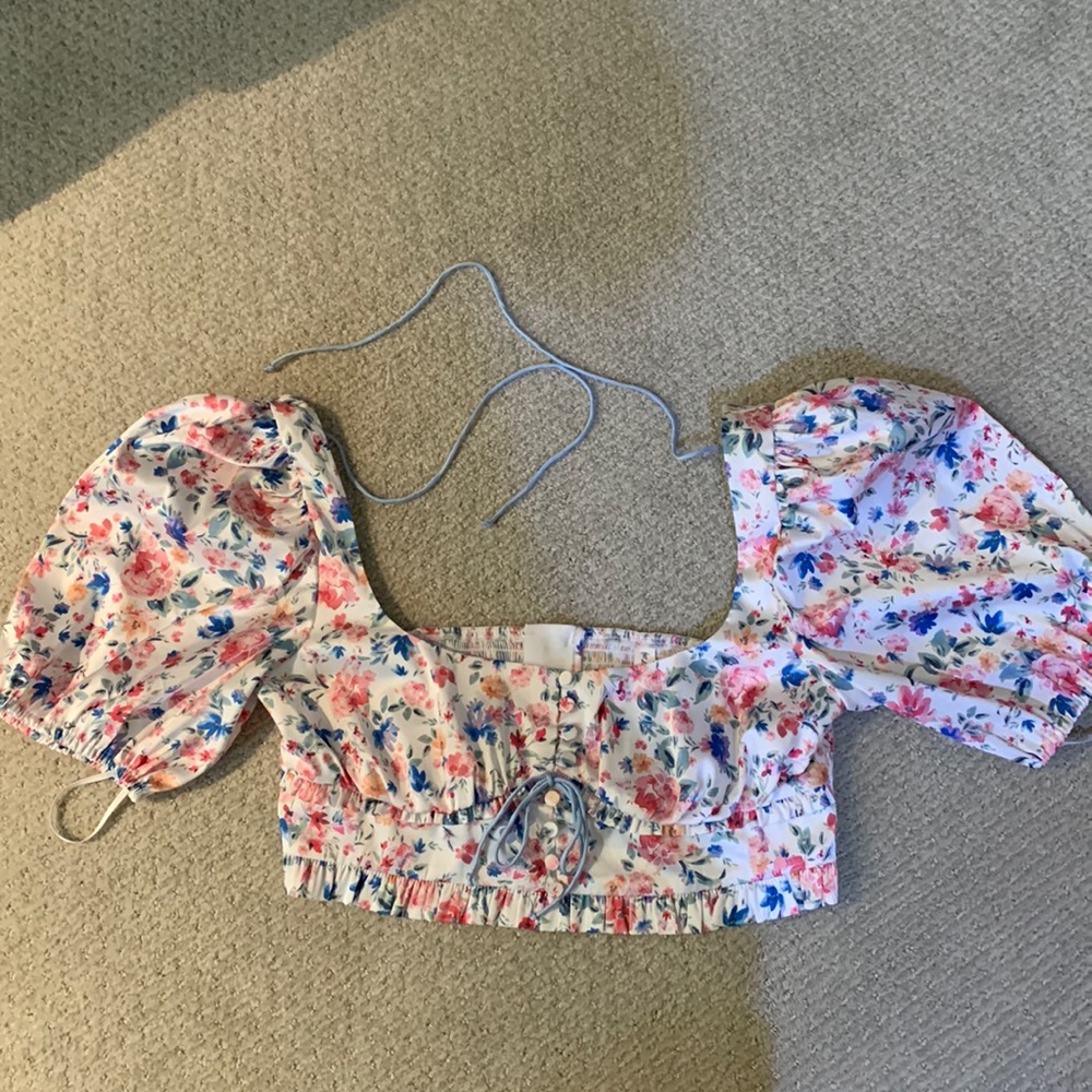 For love and lemons floral puffy sleeve crop top